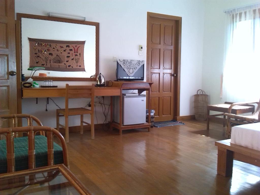 Lawkanat Hotel Bagan Room photo